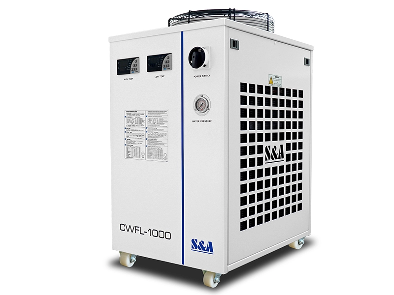 Air cooled recirculating chiller for laser welding head