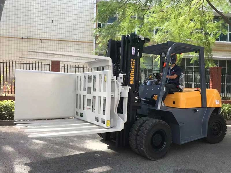 Heavy Duty 5 ton Diesel Forklift Truck with Revolving Pushoff For Sale