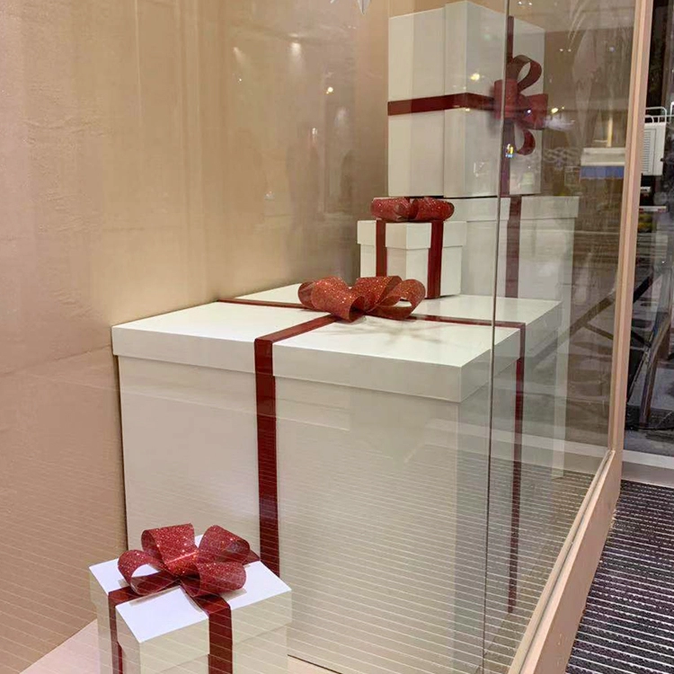 Custom visual gifts box for retail window display prop