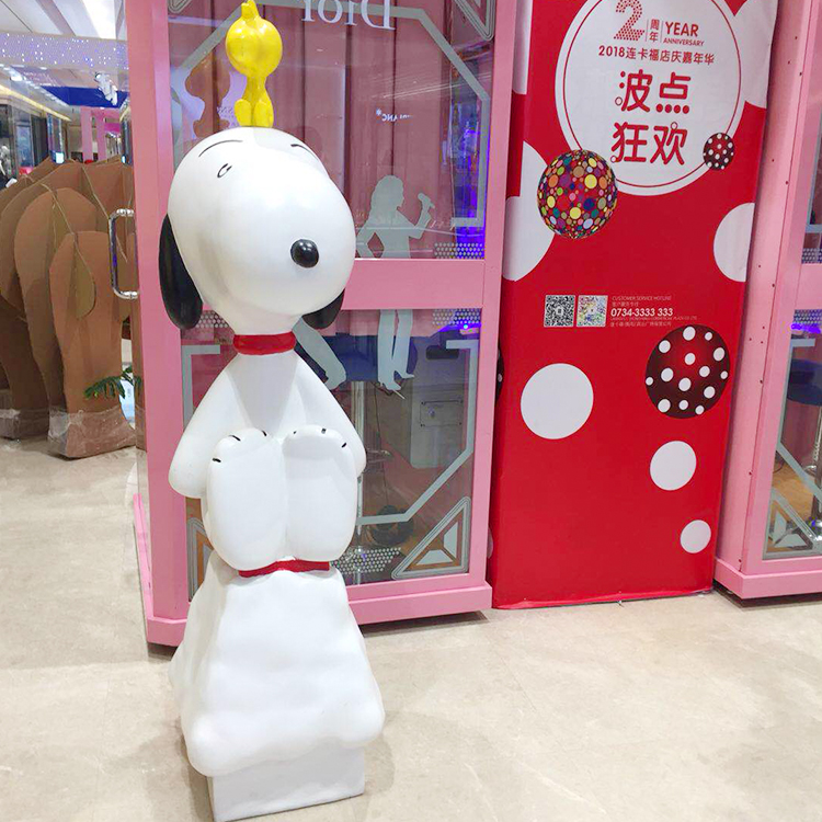 artificial cartoon dogs sculpture for shopping mall decoration
