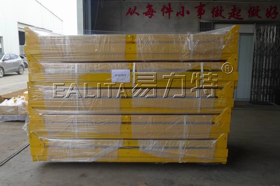 Safety First Aid Cage with Yellow Painting M-WP-C2