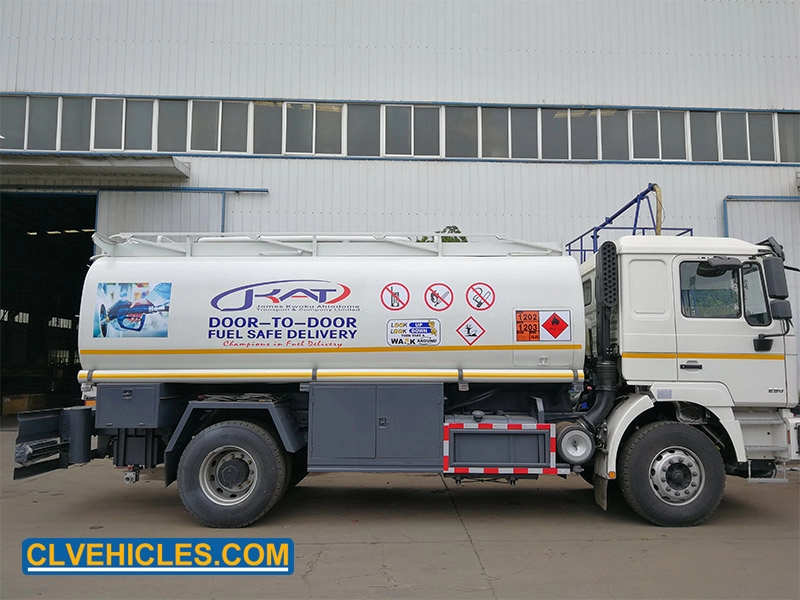 Shacman 18000 liter Crude Oil Tank Truck