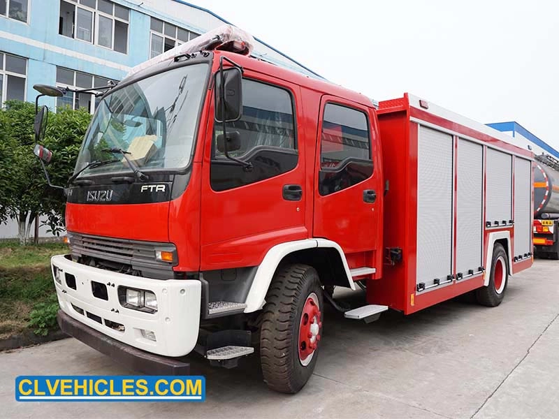 ISUZU 6000 liter tank fire appliance truck