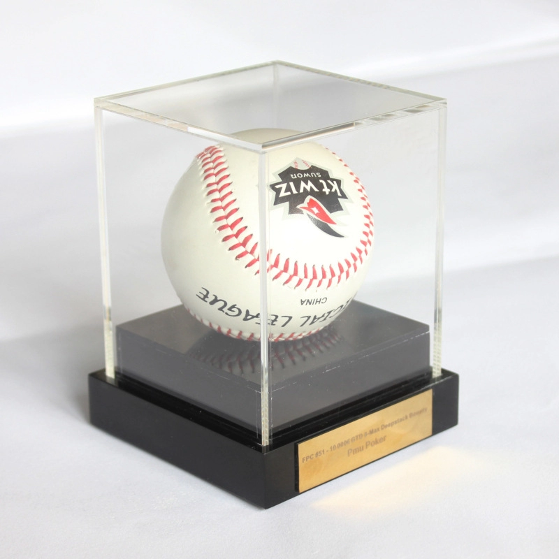 Baseball dustproof acrylic display case