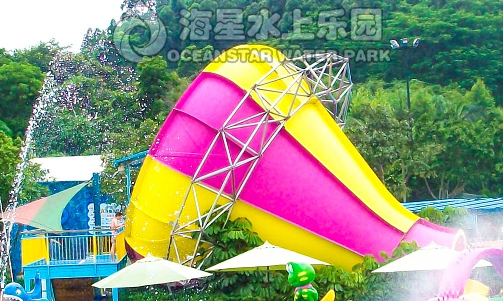Small trumpet water slide
