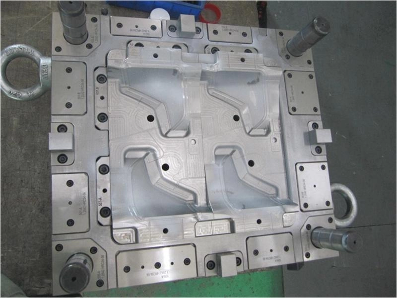 Plastic Automotive Decor Parts Multi-Cavity Mould