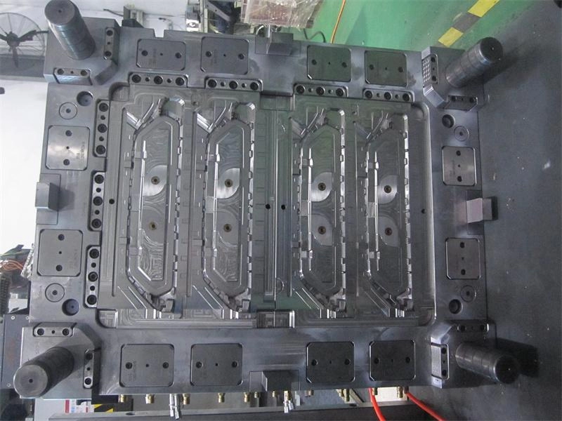 Automotive Adapter Frame Multi-Cavity Mold with Multi Lifters