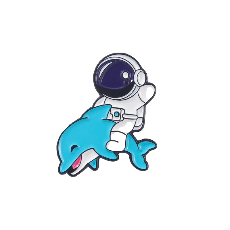 Custom cute spaceman enamel badge manufacturer