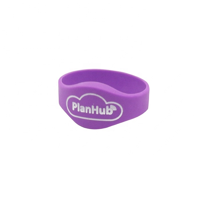 Water Park Cashless Payment Waterproof NFC MIFARE 13.56mhz RFID Silicone Wristband