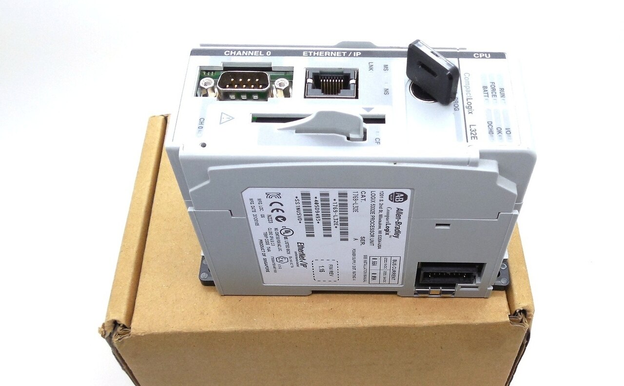 Allen-Bradley  New Controllogix 32pt 24 VDC Digital Output Module 1756-OB32