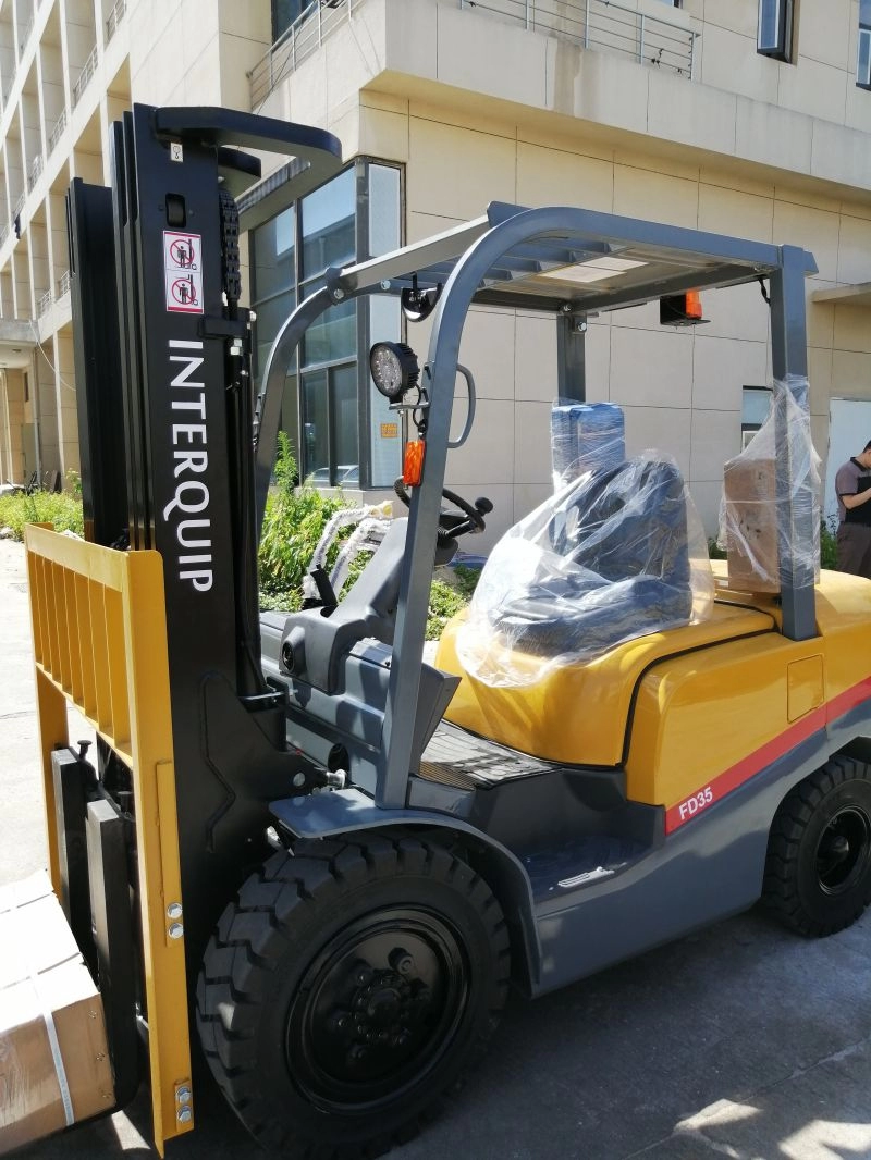 3.5 Ton Diesel Forklift with Optional Attachment
