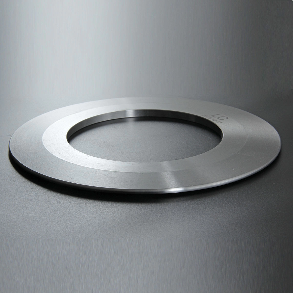 Professional circular separator spacer between recoiling sheet