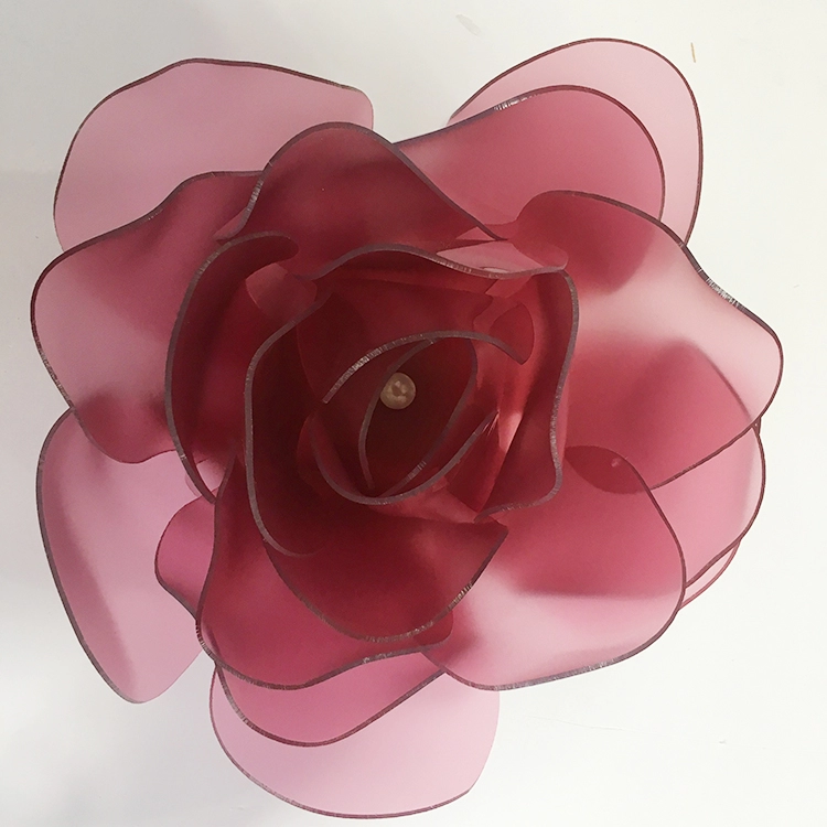 Acrylic rose flower props for window display wedding decoration