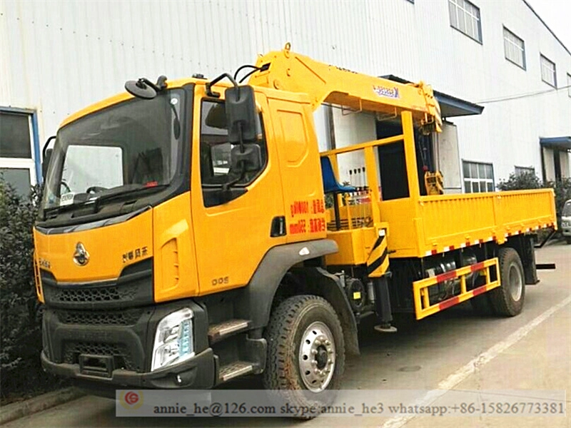 6.3 Ton Lorry Truck With Loading Crane LiuQi ChengLong
