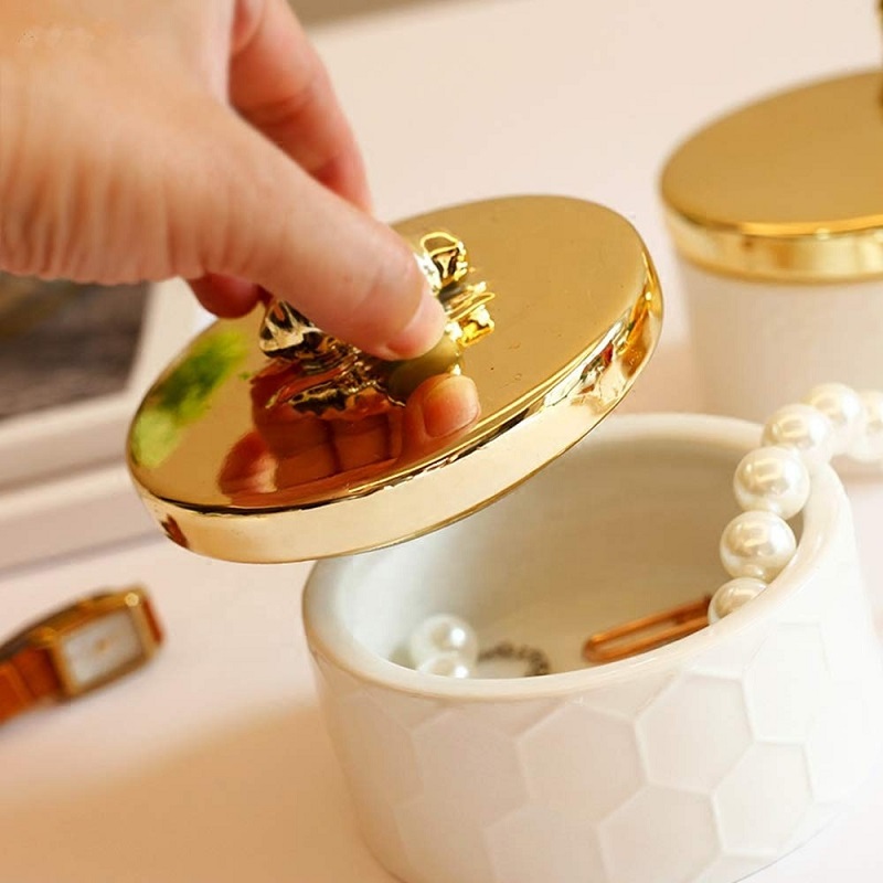 Bee ceramic jewelry box