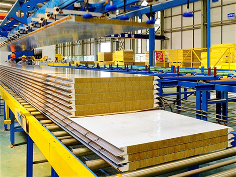 50-150mm Thickness Rockwool+PU Sandwich Panel For Metal Wall Cladding System