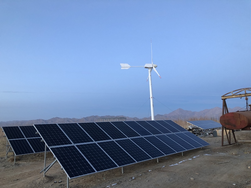 Solar Wind Hybrid System for Home