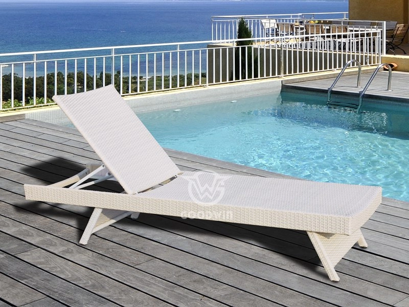 High End Hotel I Shaped Rattan Chaise Lounge