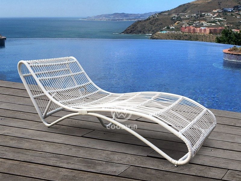 Metal Frame Woven Rattan Poolside Chaise Lounge