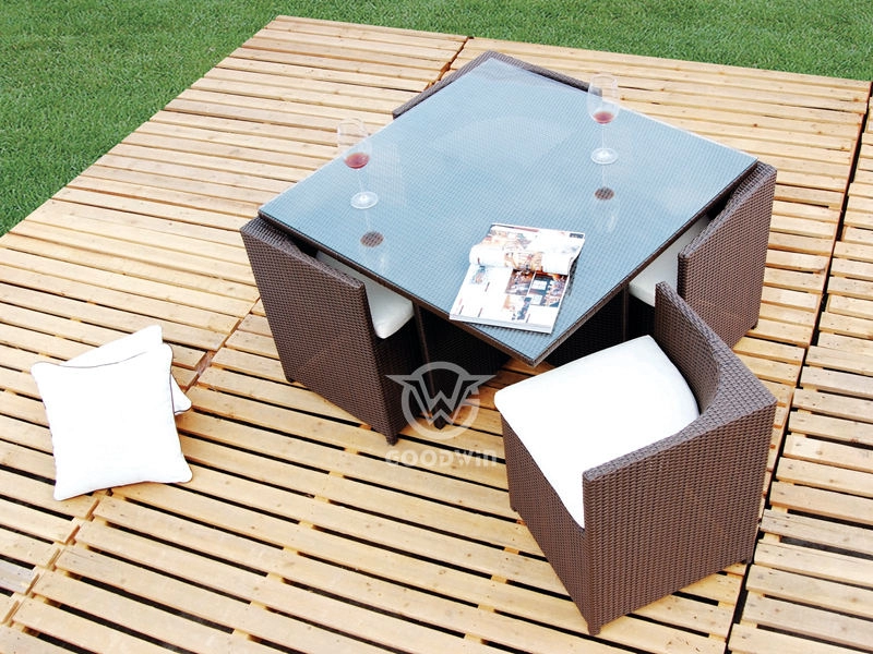 4-Seater Outdoor Hand Woven Synthetic Rattan Cube Dining Set