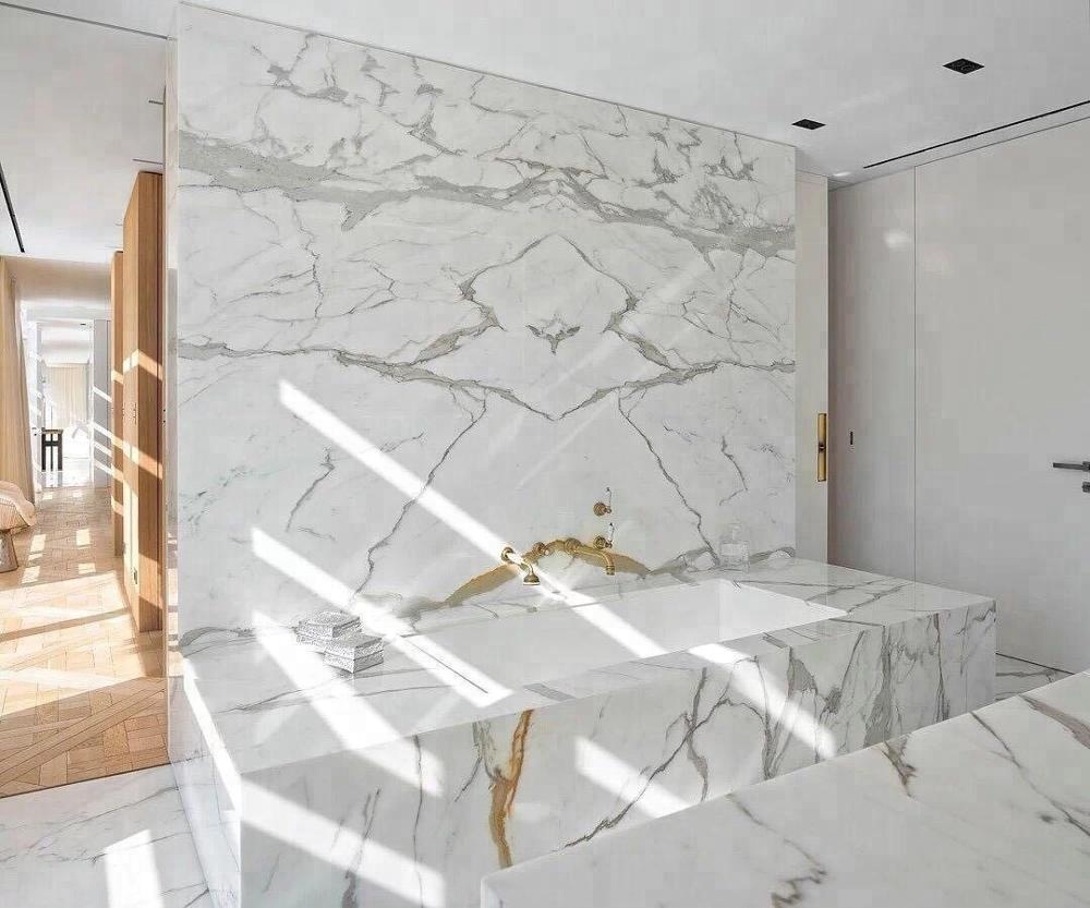 statuairo marble bathroom