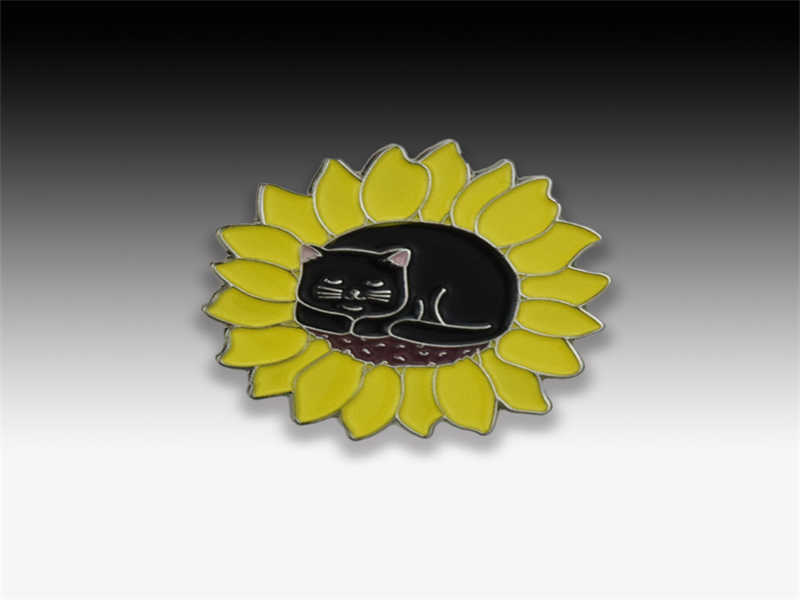 Small Yellow Flowers Hard Cat Enamel Pin Custom Logo Lapel Pin