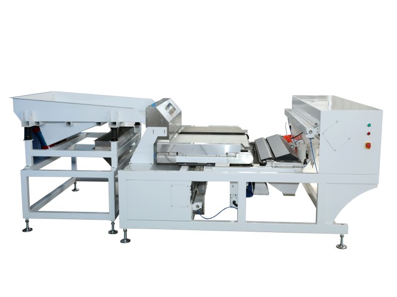 Easy-to-operate belt color sorter