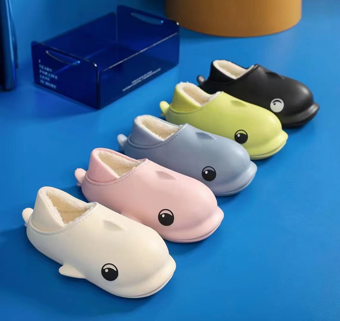 Men And Women Cute Little Whale Round Head Cotton Slippers